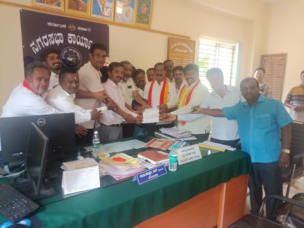 ಡಾ.ರಾಜ್ ವೃತ್ತ ಎಂದು ನಾಮಫಲಕ ಅಳವಡಿಸಲು ಆಗ್ರಹ