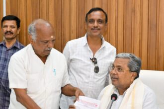 ಮುಷ್ಕರ ನಿರತ ಲಾರಿ ಮಾಲೀಕರೊಂದಿಗೆ ಸಭೆ ನಡೆಸಿದ ಸಿಎಂ