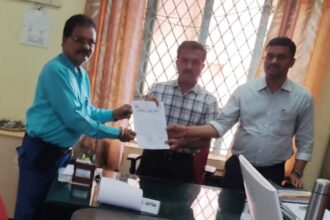 ಮೇ-1 ರಂದು ಕಡ್ಡಾಯವಾಗಿ ರಜೆ ಘೋಷಣೆ ಮಾಡಲಿ