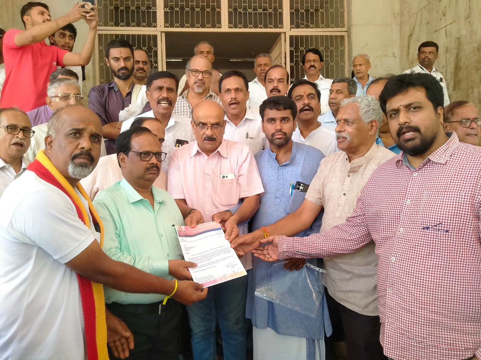ರಾಜ್ಯ ಸರ್ಕಾರದ ವಿರುದ್ಧ ಬ್ರಾಹ್ಮಣರ ಪ್ರತಿಭಟನೆ 