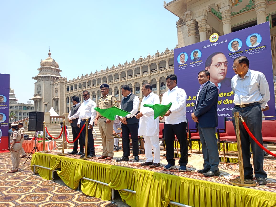 ನೂತನ ಡಿಸಿಆರ್ ಇ ಪೊಲೀಸ್ ಠಾಣೆಗಳ ವಾಹನಗಳಿಗೆ ಚಾಲನೆ : ಗೃಹ ಸಚಿವ ಡಾ.ಜಿ.ಪರಮೇಶ್ವರ್