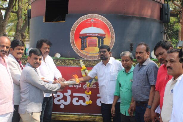 ಬಸವಾದಿ ಶರಣರ ವೈಭವ ರಥಯಾತ್ರೆಗೆ ಎಡಿಸಿ ಕುಮಾರಸ್ವಾಮಿ ಚಾಲನೆ