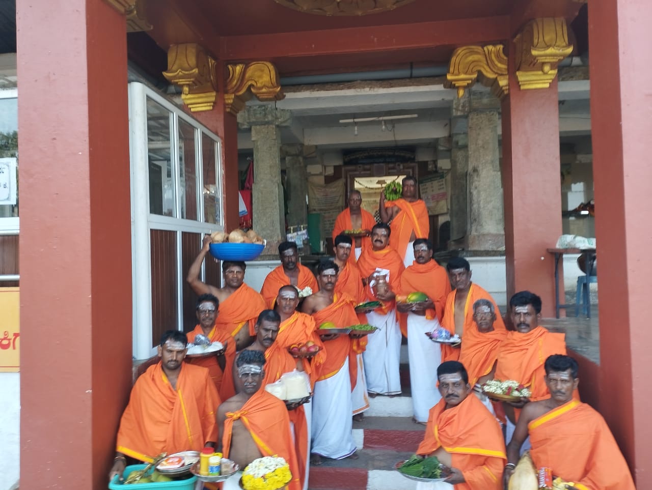 ದಿಂಡಾವರದ ಕೆರೆ ಭರ್ತಿಗಾಗಿ ಹೋಮ ವಿಶೇಷ ಪೂಜೆ ನಡೆಸಿದ ಗ್ರಾಮಸ್ಥರು
