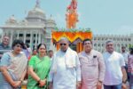 ಸಿದ್ದರಾಮಯ್ಯನವರಿಂದ ಬಸವೇಶ್ವರ ಪ್ರತಿಮೆಗೆ ಮಾಲಾರ್ಪಣೆ