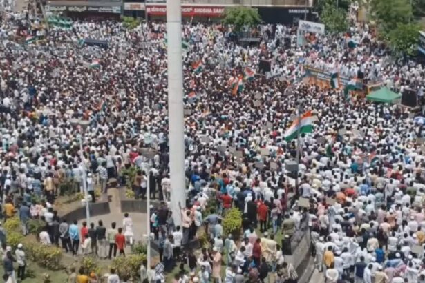 ವಕ್ಫ್ ತಿದ್ದುಪಡಿ ಕಾಯ್ದೆ ವಿರುದ್ಧ ಬೃಹತ್ ಪ್ರತಿಭಟನೆ ಮಾಡಿದ ಮುಸ್ಲಿಮರು