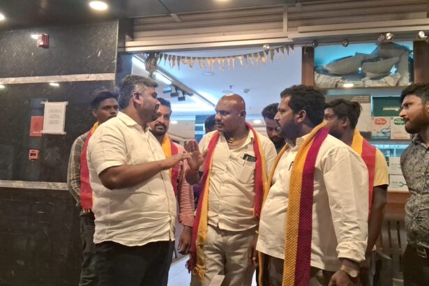 ಆಂಗ್ಲ ನಾಮಪಲಕ ತೆರವಿಗೆ ಕರವೇ ಒತ್ತಾಯ