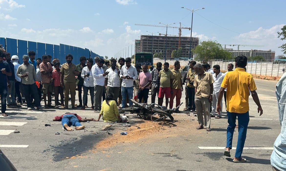 ಬೈಕಿಗೆ ಲಾರಿ ಡಿಕ್ಕಿ ಬೈಕ್ ಸವಾರ ಸ್ಥಳದಲ್ಲೇ ಸಾವು