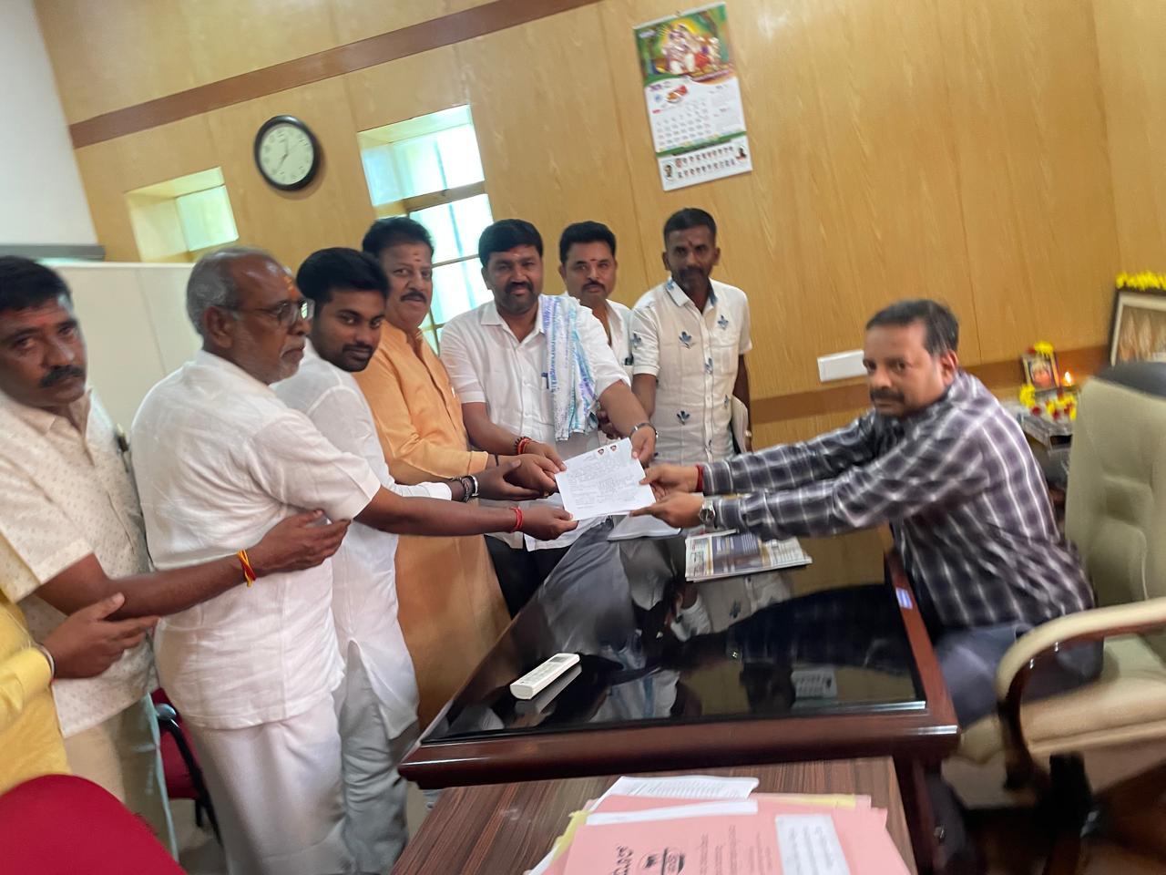 ಬಮುಲ್ ನಿರ್ದೇಶಕರ ಚುನಾವಣೆಗೆ ನಾಮಪತ್ರ ಸಲ್ಲಿಸಿದ ಆನಂದ್