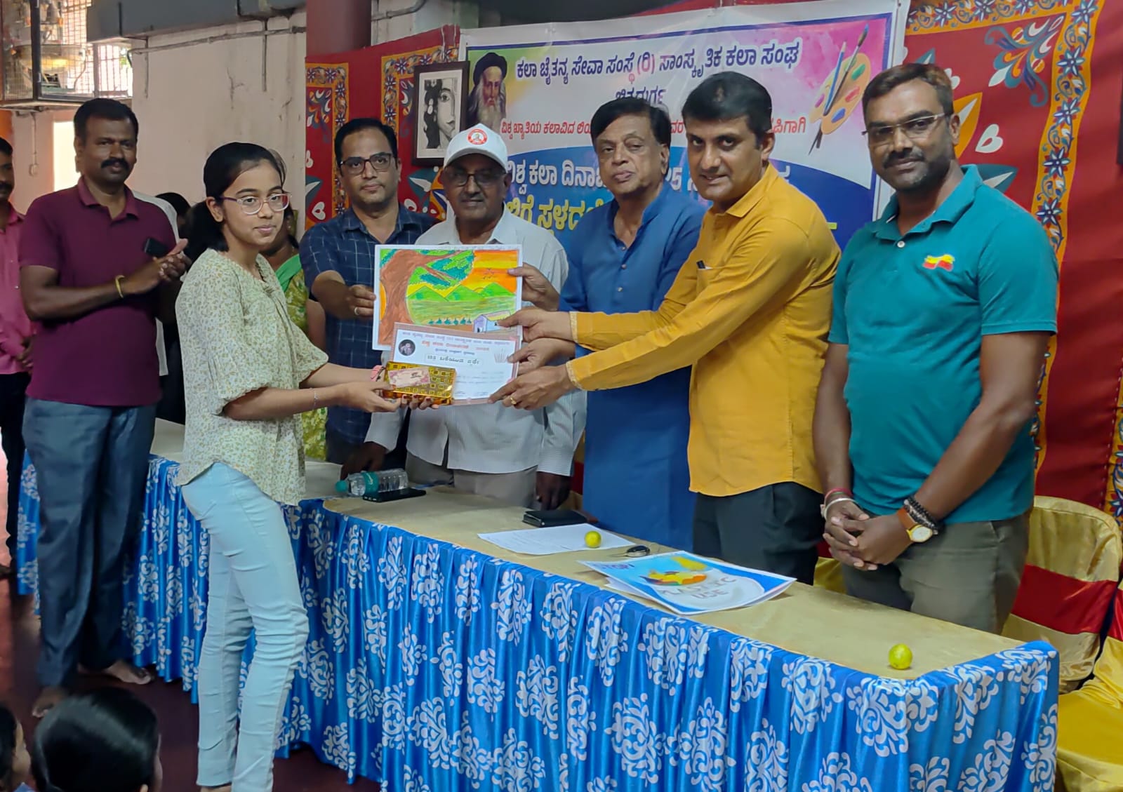 ಒಂದೊಂದು ಕಡೆಯಿಂದ ಬೇರೆ ಬೇರೆ ಚಿತ್ರಗಳಂತೆ ಕಾಣುವ ಕಲೆ ಅಚ್ಚರಿ ಮೂಡಿಸಲಿದೆ-ಉಜ್ಜನಪ್ಪ