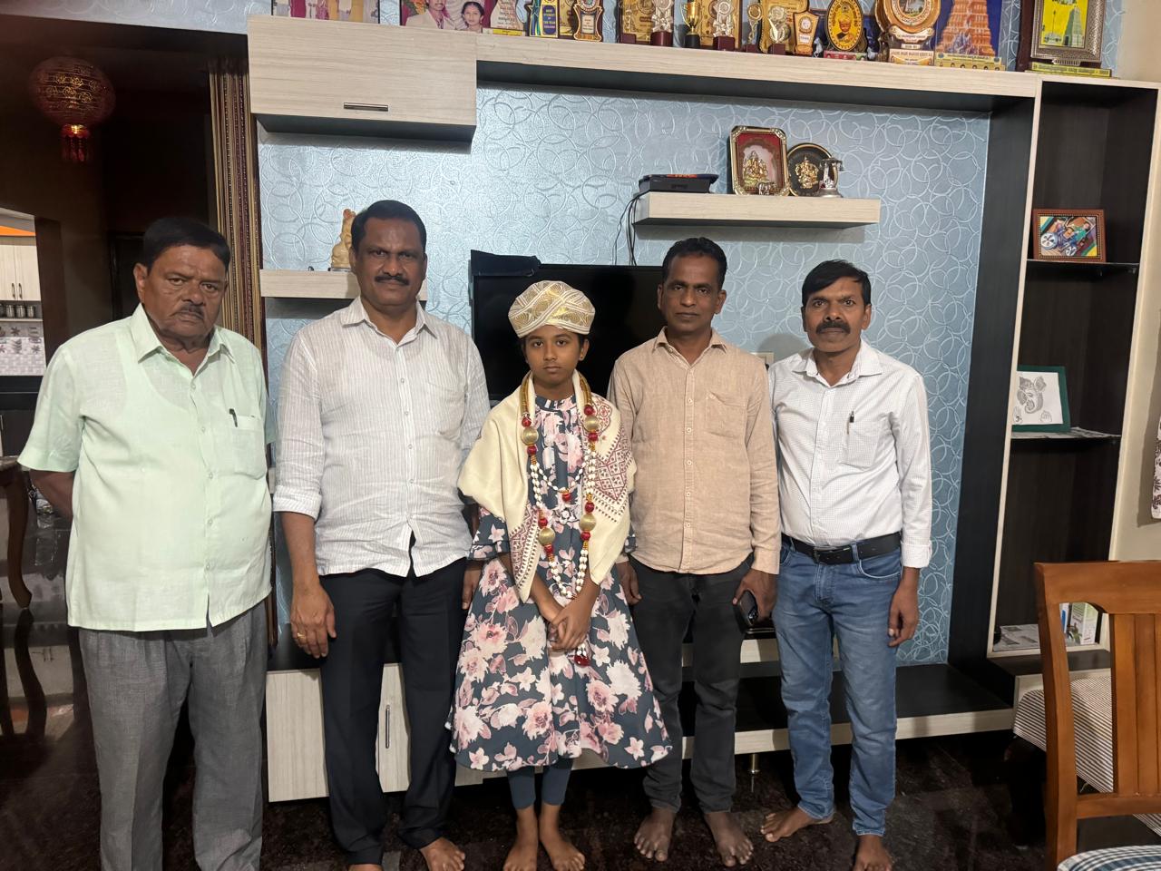ಕೃಷಿಕರ ಮಕ್ಕಳ ಪ್ರತಿಭೆಗೆ ಪುರಸ್ಕಾರ ನೀಡಿದ ಬೇತೂರು ರಾಜು