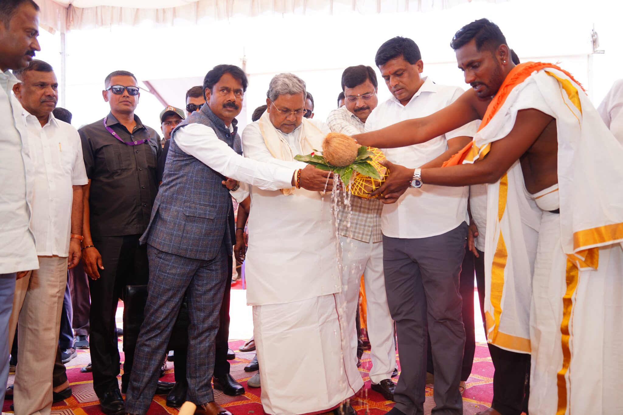 ಕಾವೇರಿ ಪೂಜೆಗೆ ರೈತ ಮಹಿಳೆಯರ ವಿರೋಧ