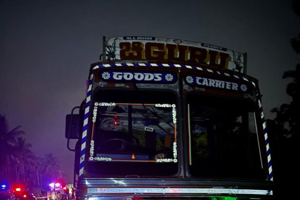 ಲಾರಿ ಕಾರು ಮಧ್ಯ ಭೀಕರ ಅಪಘಾತ, ಮೂರು ಮಂದಿ ಸಾವು