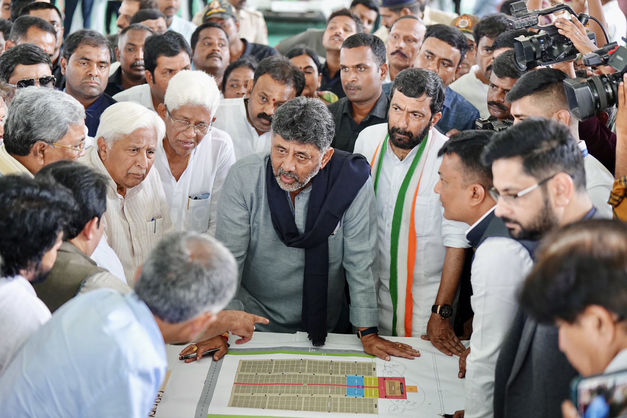 ಜನರಿಗೆ ಶಕ್ತಿ ತುಂಬಲು ಕಂದಾಯ ಗ್ರಾಮಗಳಾಗಿ ಪರಿವರ್ತನೆ