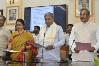 ಭಯೋತ್ಪಾದನಾ ವಿರೋಧಿ ದಿನದ ಪ್ರತಿಜ್ಞಾ ವಚನ ಬೋಧಿಸಿದ ಸಿದ್ದರಾಮಯ್ಯ