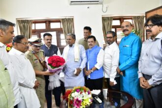 ನೂತನ ಪೊಲೀಸ್ ಮಹಾನಿರ್ದೇಶಕ ಡಾ.ಎಂ.ಎ. ಸಲೀಂರನ್ನು ಅಭಿನಂದಿಸಿದ ಸಿದ್ದರಾಮಯ್ಯ