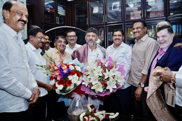 ಡಿಸಿಎಂ ಶಿವಕುಮಾರ್ ಗೆ ಸನ್ಮಾನಿಸಿದ ರಾಜ್ಯ ಒಕ್ಕಲಿಗರ ಸಂಘ