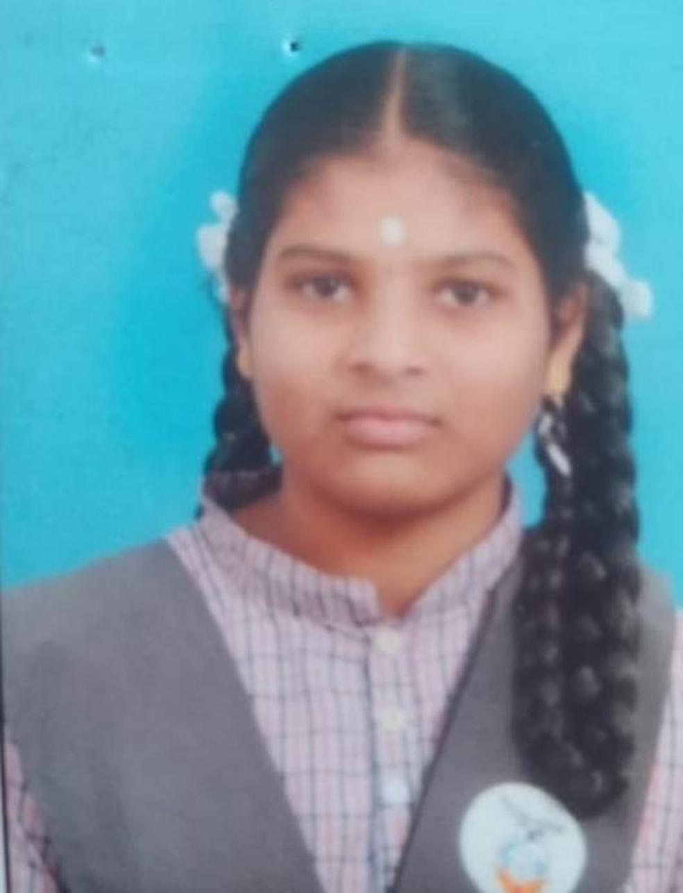 ಎಸ್‌ಎಸ್‌ಎಲ್‌ಸಿ ಮರುಮೌಲ್ಯಮಾಪನದಲ್ಲಿ ಹೆಚ್ಚು ಅಂಕ : ರಾಜ್ಯಕ್ಕೆ 2ನೇ ಸ್ಥಾನ ಪಡೆದ ಕವನ