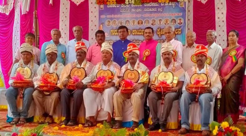 ವಿದ್ಯಾರ್ಥಿಗಳಿಂದ ಗುರುವಂದನೆ ಹಾಗೂ ಸೈನಿಕರಿಗೆ ವಿನೂತನ ಸನ್ಮಾನ