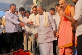 ಪುರಾತನ ಕಾಲದ ಮನೆ ದೇವರಾದ ಅನ್ನದಾನೇಶ್ವರ ಸ್ವಾಮಿಯ ದರ್ಶನ ಪಡೆದ ಸಿದ್ದರಾಮಯ್ಯ