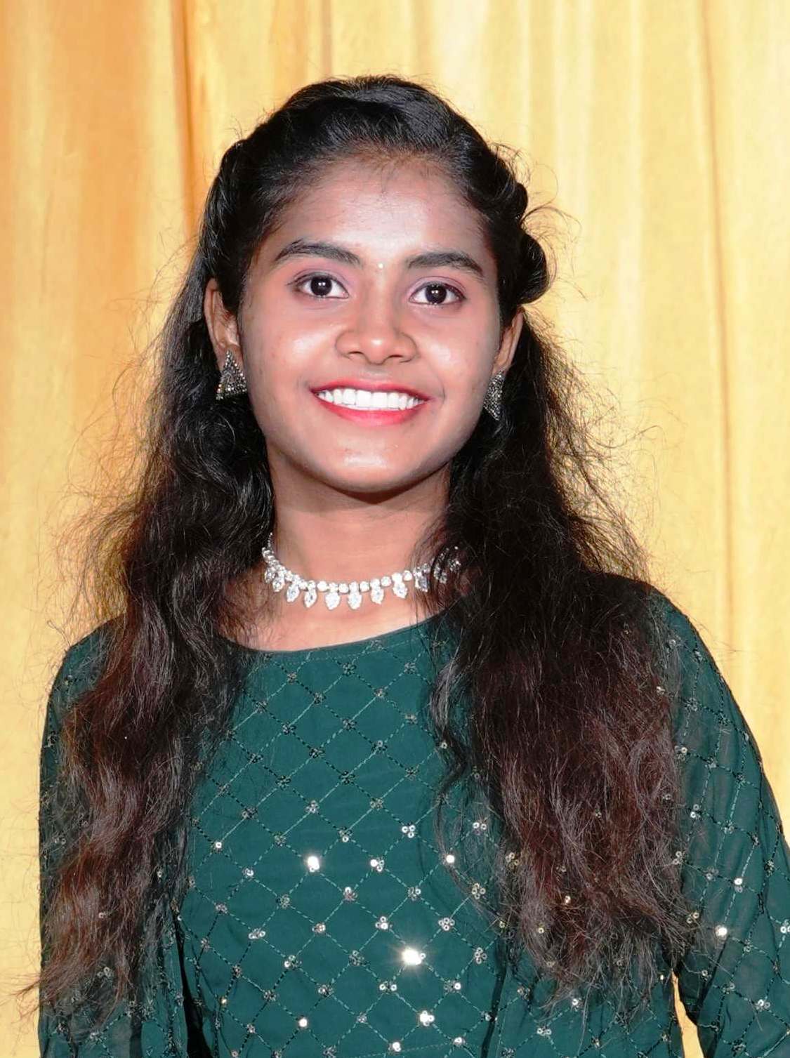 ಎಸ್ಎಸ್ಎಲ್ ಸಿ ಪರಿಕ್ಷೇಯಲ್ಲಿ 2ನೇ ರ್‍ಯಾಂಕ್ ಪಡೆದ ನ್ಯೂ ಡೆಲ್ಲಿ ಪಬ್ಲಿಕ್ ಶಾಲೆಯ ತೇಜಸ್ವಿನಿ
