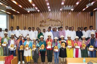  ಎಸ್ಸೆಸ್ಸೆಲ್ಸಿ ಪರೀಕ್ಷೆಯಲ್ಲಿ ಹೆಚ್ಚು ಅಂಕ ಗಳಿಸಿದ 16 ವಿದ್ಯಾರ್ಥಿಗಳಿಗೆ ಸಚಿವರಿಂದ ಅಭಿನಂದನೆ