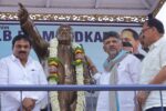 ಅಂಬೇಡ್ಕ‌ರ್ ಅವರ ಪ್ರತಿಮೆಗೆ ಮಾಲಾರ್ಪಣೆ ಮಾಡಿ, ಗೌರವ ಸಲ್ಲಿಸಿದ ಡಿಸಿಎಂ ಶಿವಕುಮಾರ್