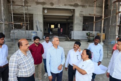 ಚಿತ್ರದುರ್ಗ ಡಿಸಿ ಕಚೇರಿ ಕಾಮಗಾರಿ ಪರಿಶೀಲಿಸಿ ನಮ್ಮ ಕಾಲಲ್ಲಿರುವುದನ್ನ ತಗಂಡ್ ಹೊಡ್ಕಬೇಕು-ಕಂದಾಯ ಸಚಿವ