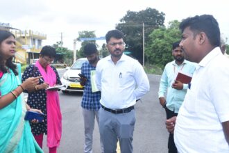 ಗುತ್ತಿಗೆದಾರರು, ಅಧಿಕಾರಿಗಳ ಕರ್ತವ್ಯ ನಿರ್ಲಕ್ಷ್ಯತೆಗೆ ಜಿಲ್ಲಾಧಿಕಾರಿ ಕಿಡಿ