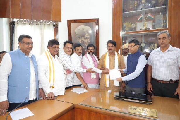 ಬೆಲೆ ಏರಿಕೆ ವಿರುದ್ಧ ಬಿಬಿಎಂಪಿ ಆಯುಕ್ತರಿಗೆ ಮನವಿ ಸಲ್ಲಿಸಿದ ಬಿಜೆಪಿ ನಾಯಕರು