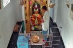 ದೇವರ ಬೆಳ್ಳಿ ಕೀರಿಟ ಕದ್ದ ಕಳ್ಳ, ಸಿಸಿಟಿವಿಯಲ್ಲಿ ಸೆರೆಯಾದ ಕಳ್ಳತನ ಕೃತ್ಯ