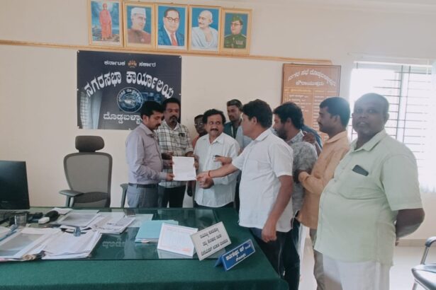 ಗ್ರಂಥಾಲಯಕ್ಕೆ ಕಟ್ಟಡ ನೀಡುವಂತೆ ಪೌರಯುಕ್ತರಿಗೆ ಮನವಿ ಸಲ್ಲಿಸಿದ ಪತ್ರಕರ್ತರು