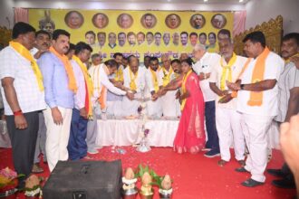 ಕೆಂಪೇಗೌಡ ಪ್ರತಿಮೆ ನಿರ್ಮಾಣಕ್ಕೆ 10 ಲಕ್ಷ ದೇಣಿಗೆ-ಶಾಸಕ ಧೀರಜ್ ಮುನಿರಾಜು