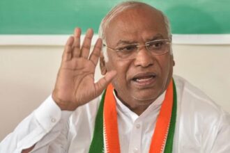 ಅಧಿಕಾರ ಹಂಚಿಕೆ ಬಿಕ್ಕಟ್ಟಿಗೆ ಶೀಘ್ರ ಪರಿಹಾರ-ಮಲ್ಲಿಕಾರ್ಜುನ್ ಖರ್ಗೆ