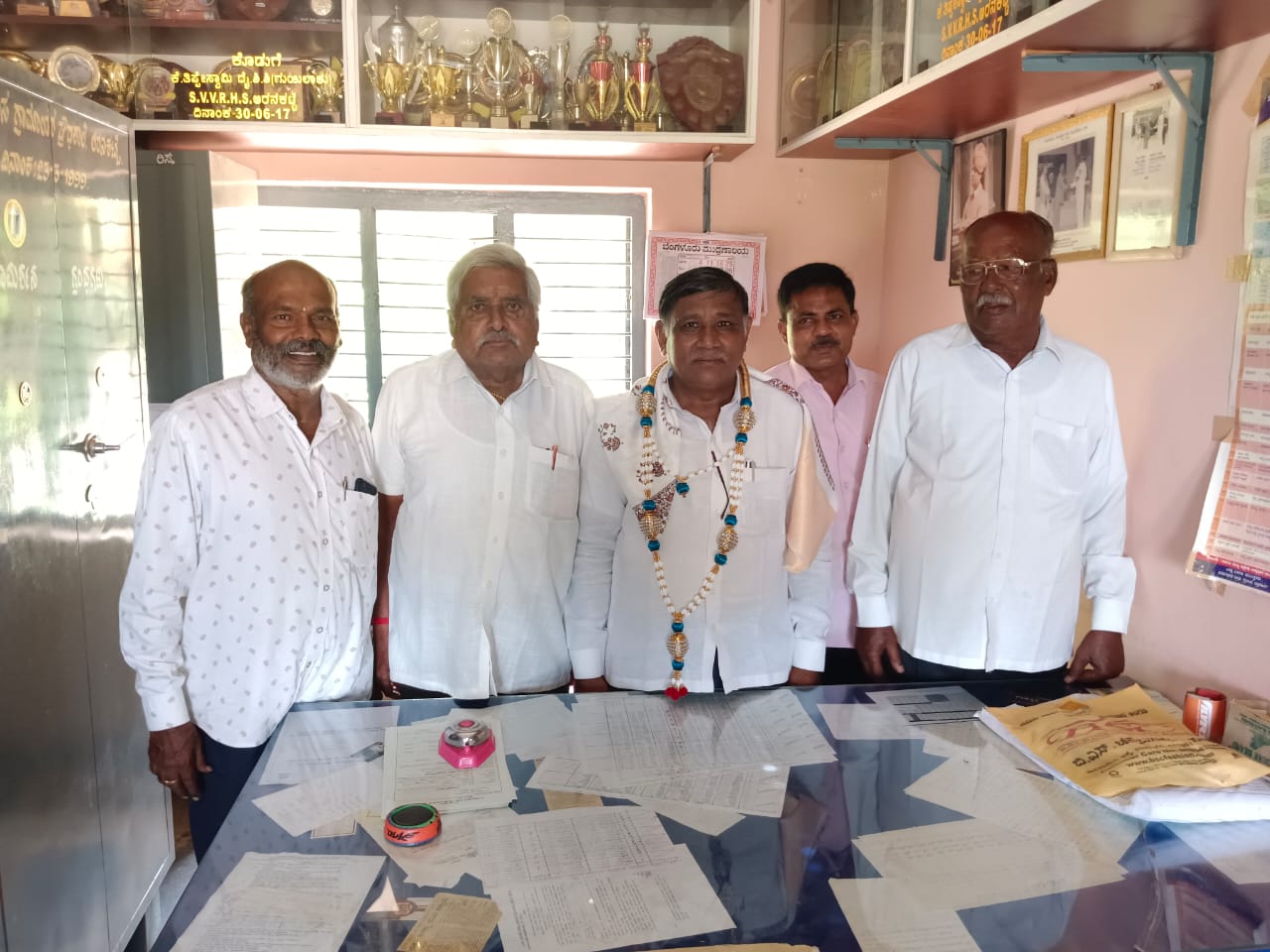 ಮುಖ್ಯೋಪಾಧ್ಯಾಯ ಬೋರನಕುಂಟೆ ಉಮಾಪತಿಗೆ ಬೀಳ್ಕೊಡುಗೆ