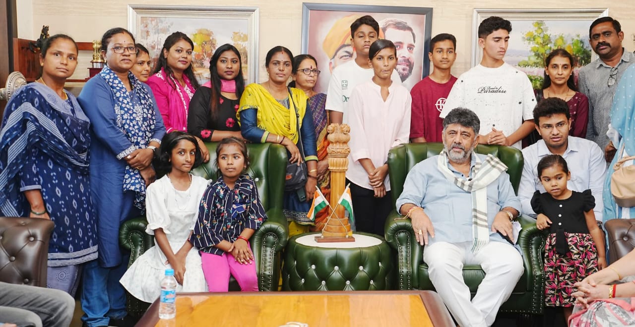 ಅಕ್ರಮವಾಗಿ ಶಾಲೆಯನ್ನು ಕಬ್ಜ ಮಾಡಿಕೊಂಡಿರುವ ವ್ಯಕ್ತಿ
