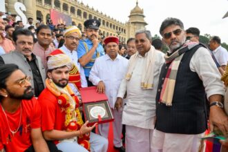 ಚಾಂಪಿಯನ್ ಆರ್‌ಸಿಬಿ ಆಟಗಾರರಿಗೆ ಸನ್ಮಾನ