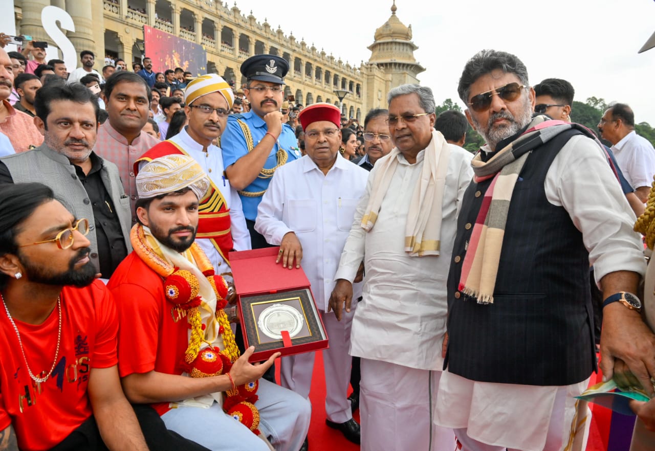 ಪಂಜಾಬ್ ತಂಡವನ್ನು ಬಗ್ಗುಬಡಿದು ಕಪ್ ಮುಡಿಗೇರಿಸಿಕೊಂಡ ಆರ್‌ಸಿಬಿ-ಸಿಎಂ