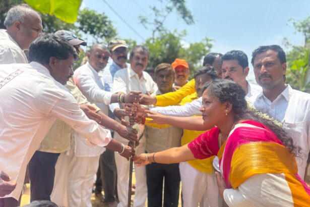 ವಿವಿಧ ಕಾಮಗಾರಿಗಳಿಗೆ ಗುದ್ದಲಿ ಪೂಜೆ