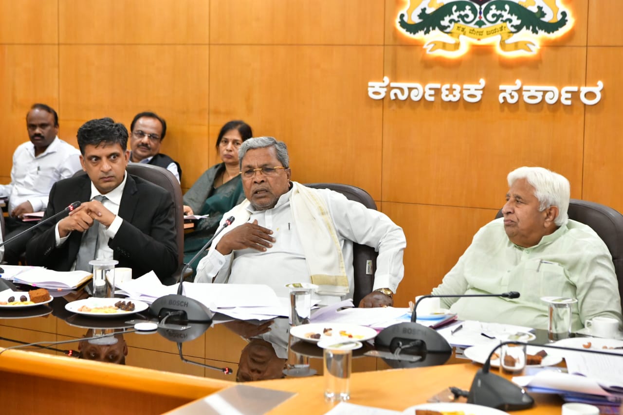 ಅಡ್ವೊಕೇಟ್ ಜನರಲ್‌ಗಳಿಗೆ ಪಾಠ ಮಾಡಿದ ಸಿದ್ದರಾಮಯ್ಯ