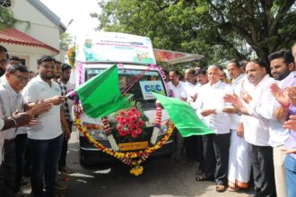 ಸಿ.ಎಸ್.ಸಿ ಮೊಬೈಲ್ ವ್ಯಾನ್ ಗೆ ಹಸಿರು ನಿಶಾನೆ ತೋರಿದ ಕೇಂದ್ರ ಸಚಿವ ಸೋಮಣ್ಣ