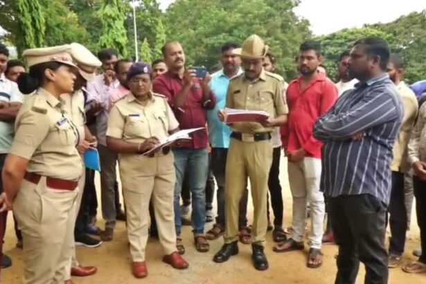 ರೌಡಿಶೀಟರ್‌ಗಳ ಪರೇಡ್ ನಡೆಸಿದ ಎಸ್ಪಿ