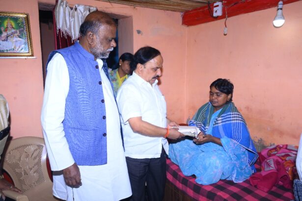 ಗಿಲಿಕೇನಹಳ್ಳಿ ಮೃತ ವ್ಯಕ್ತಿ ಪತ್ನಿಗೆ ಕೆಲಸ ಸಚಿವ ಸುಧಾಕರ್