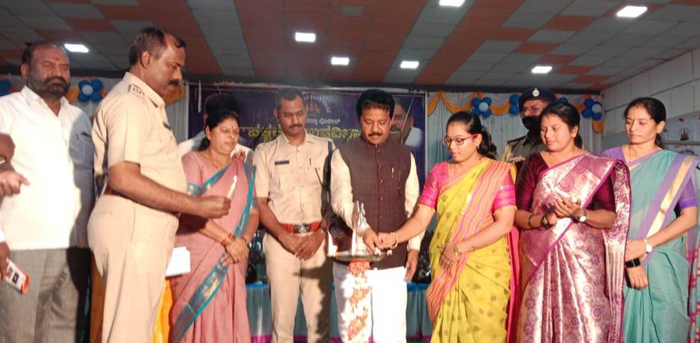 ಪೊಲೀಸರು ದಕ್ಷತೆಯಿಂದ ಕಾರ್ಯ ಮಾಡಿದರೆ ಸಮಾಜದಲ್ಲಿ ಶಾಂತಿ: ಶಾಸಕ ರಘುಮೂರ್ತಿ