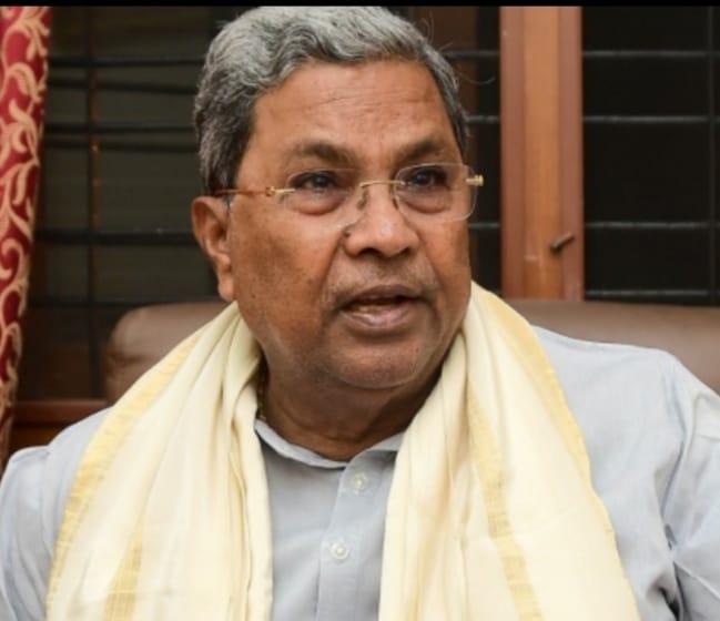 ಹೆಣ್ಣು ಮಕ್ಕಳಿಗೆ ಊಟವಿಲ್ಲದೆ ಶಿಕ್ಷಣದಿಂದ ವಂಚಿತರಾಗುವಂತೆ ಮಾಡಿದ ದೌರ್ಭಾಗ್ಯವಿಧಾತ ಸಿದ್ದರಾಮಯ್ಯ