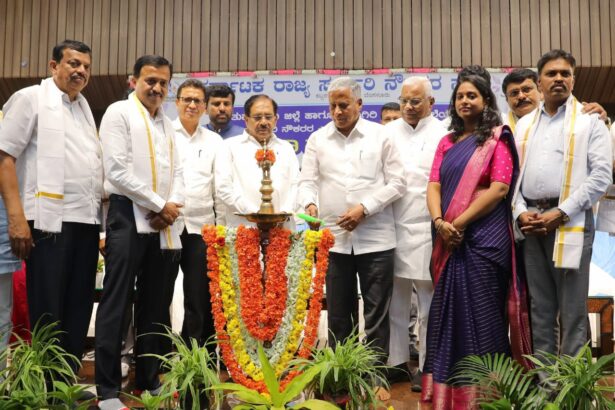 ಸರ್ಕಾರಿ ನೌಕರರ ಎಸ್ಎಸ್ಎಲ್ ಸಿ ಹಾಗೂ ಪಿಯುಸಿ ಮಕ್ಕಳಿಗೆ ಪ್ರತಿಭಾ ಪುರಸ್ಕಾರ