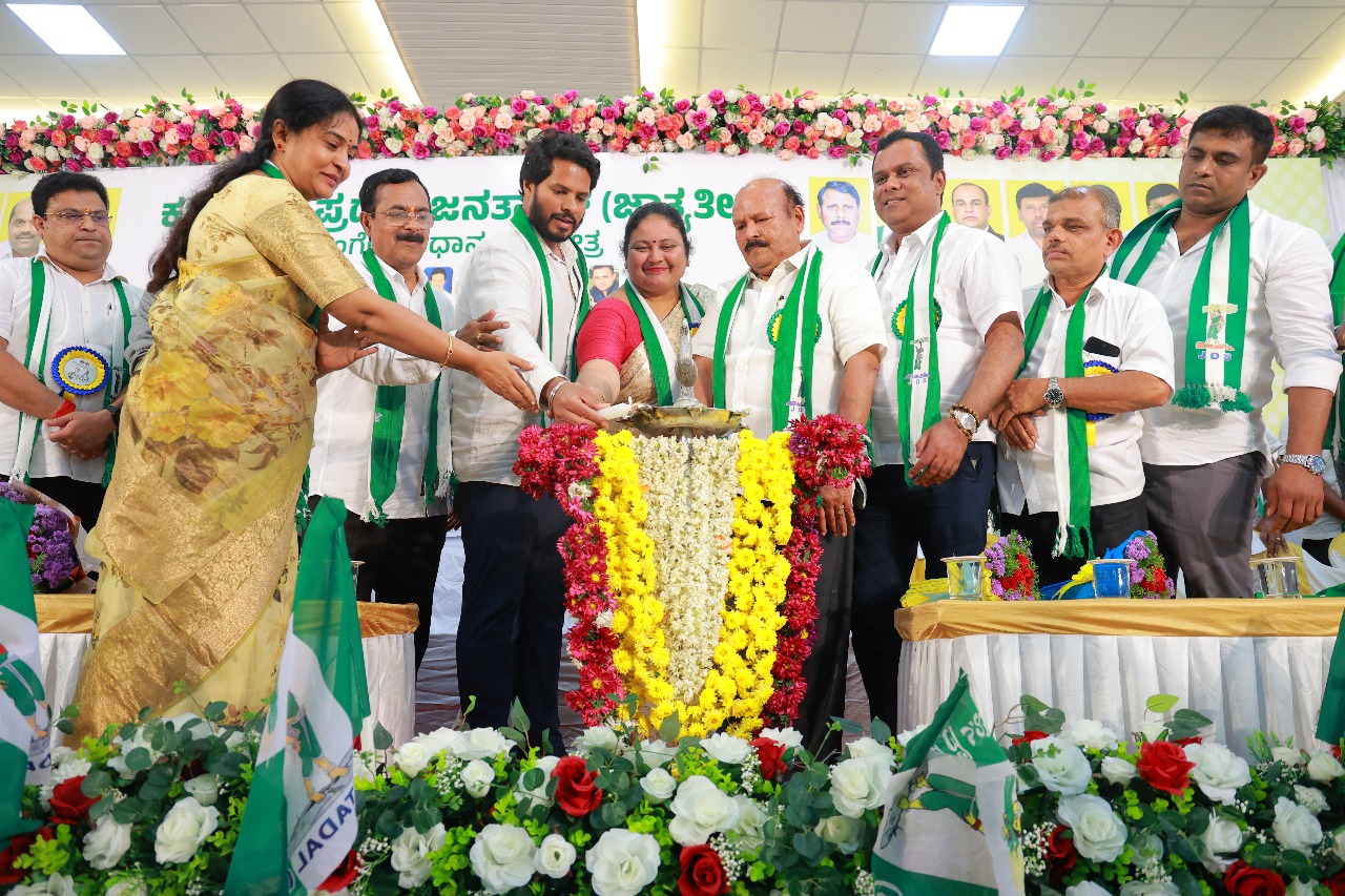 ಗ್ಯಾರಂಟಿ ಸರ್ಕಾರಕ್ಕೆ ರೈತರಿಗೆ ಒಂದು ಚೀಲ ಗೊಬ್ಬರ ಕೊಡಲು ಆಗುತ್ತಿಲ್ಲ-ನಿಖಿಲ್