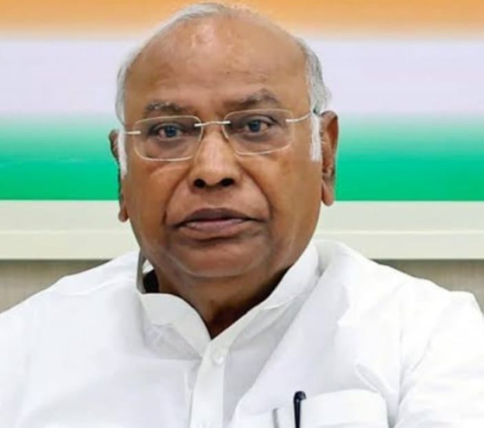 ಖರ್ಗೆ, ಮುನಿಯಪ್ಪ, ಪರಮೇಶ್ವರ್ ಗೆ ಸಿಎಂ ಮಾಡದ ದಲಿತ ವಿರೋಧಿ ಕಾಂಗ್ರೆಸ್ ಪಕ್ಷ