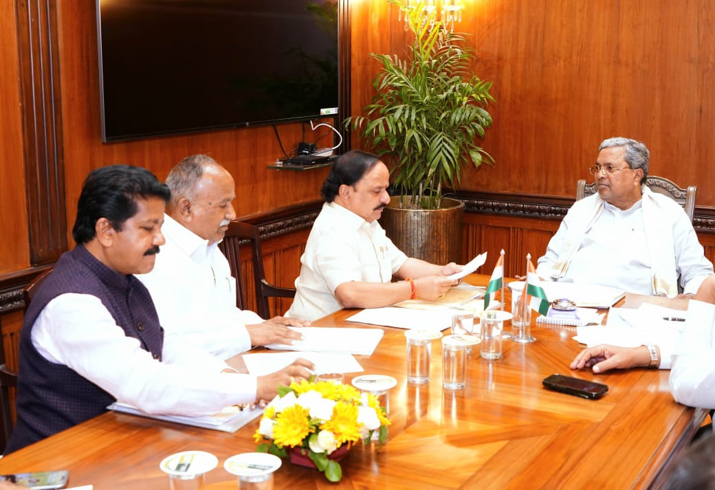 ಪರಶುರಾಂಪುರ ತಾಲೂಕ್ ಘೋಷಣೆ ಸೇರಿ ಚಳ್ಳಕೆರೆಗೆ ಯುಜಿಡಿಗೆ ಅನುದಾನ ನೀಡಿ-ರಘುಮೂರ್ತಿ