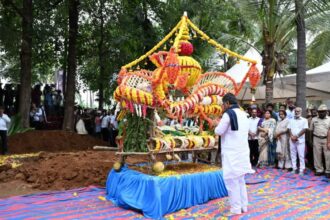 ನಟಿ ಸರೋಜಾದೇವಿ ಅವರ ಅಂತ್ಯ ಸಂಸ್ಕಾರ ಸಕಲ ಸರ್ಕಾರಿ ಗೌರವಗಳೊಂದಿಗೆ ನೆರವೇರಿತು