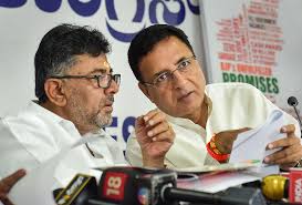 ಸಿದ್ದರಾಮಯ್ಯನವರ ರಾಜೀನಾಮೆಗಾಗಿ ಭೂಮಿಕೆ ಸಿದ್ಧಪಡಿಸಲು ಆಗಮಿಸಿ ಸುರ್ಜೇವಾಲಾ